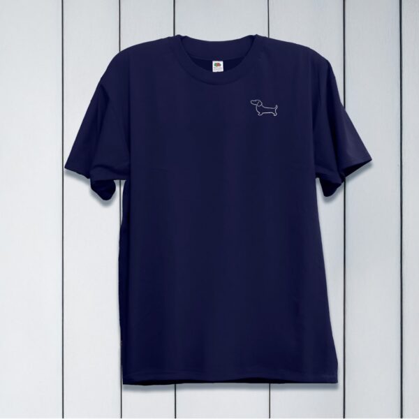 Camiseta bordada con perro salchicha blanco - Imagen 3