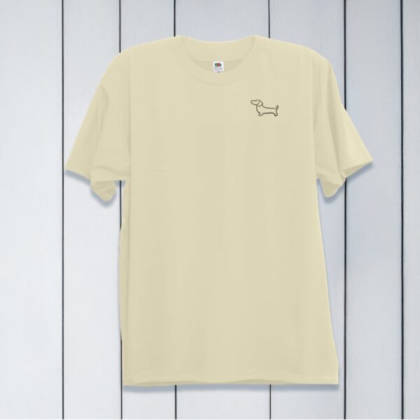 Camiseta bordada con perra salchicha negro ( las tallas grandes) - Imagen 2